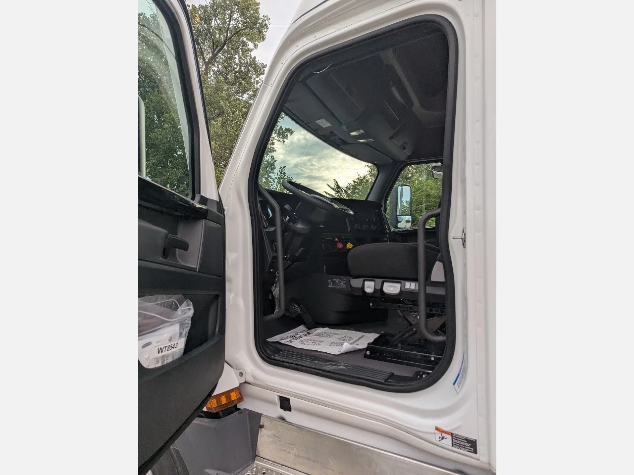 2026 Freightliner in York Street Elmhurst, IL — photo 11