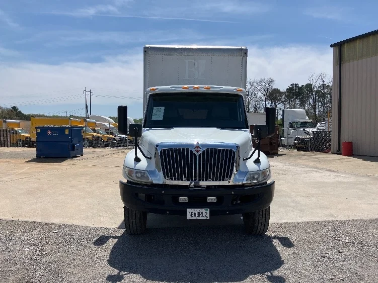 2020 International MV - image 2