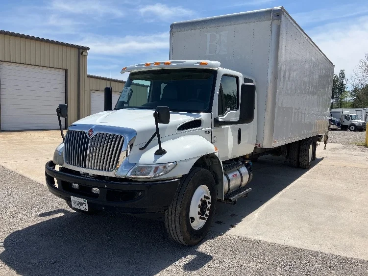 2020 International MV - image 3