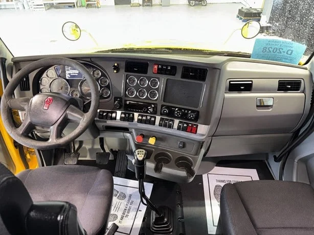 2015 Kenworth T880 in Hartford, SD — photo 14