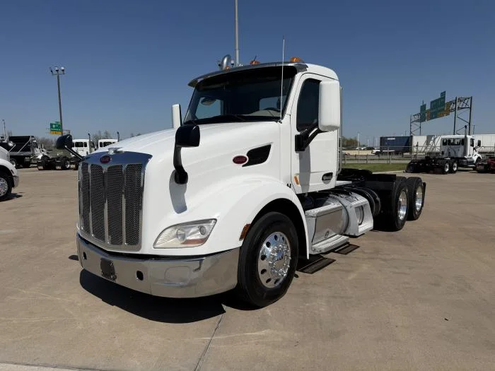 2020 Peterbilt 579 - image 3