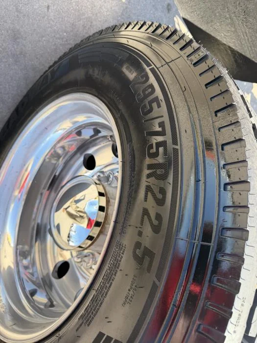 2020 Peterbilt 579 - image 11