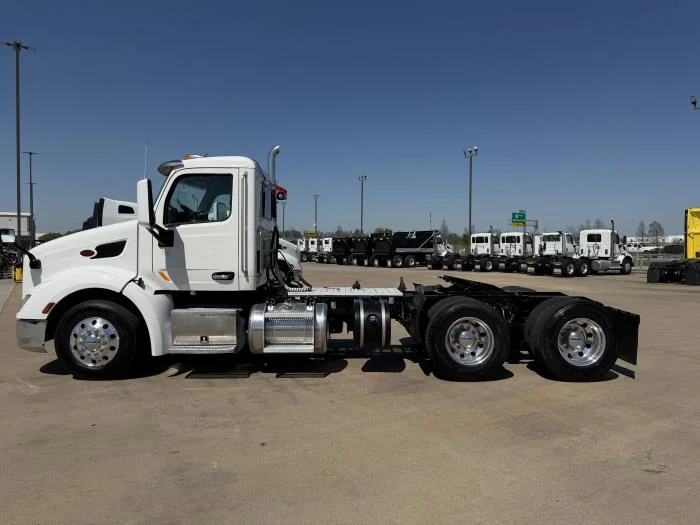 2020 Peterbilt 579 - image 4