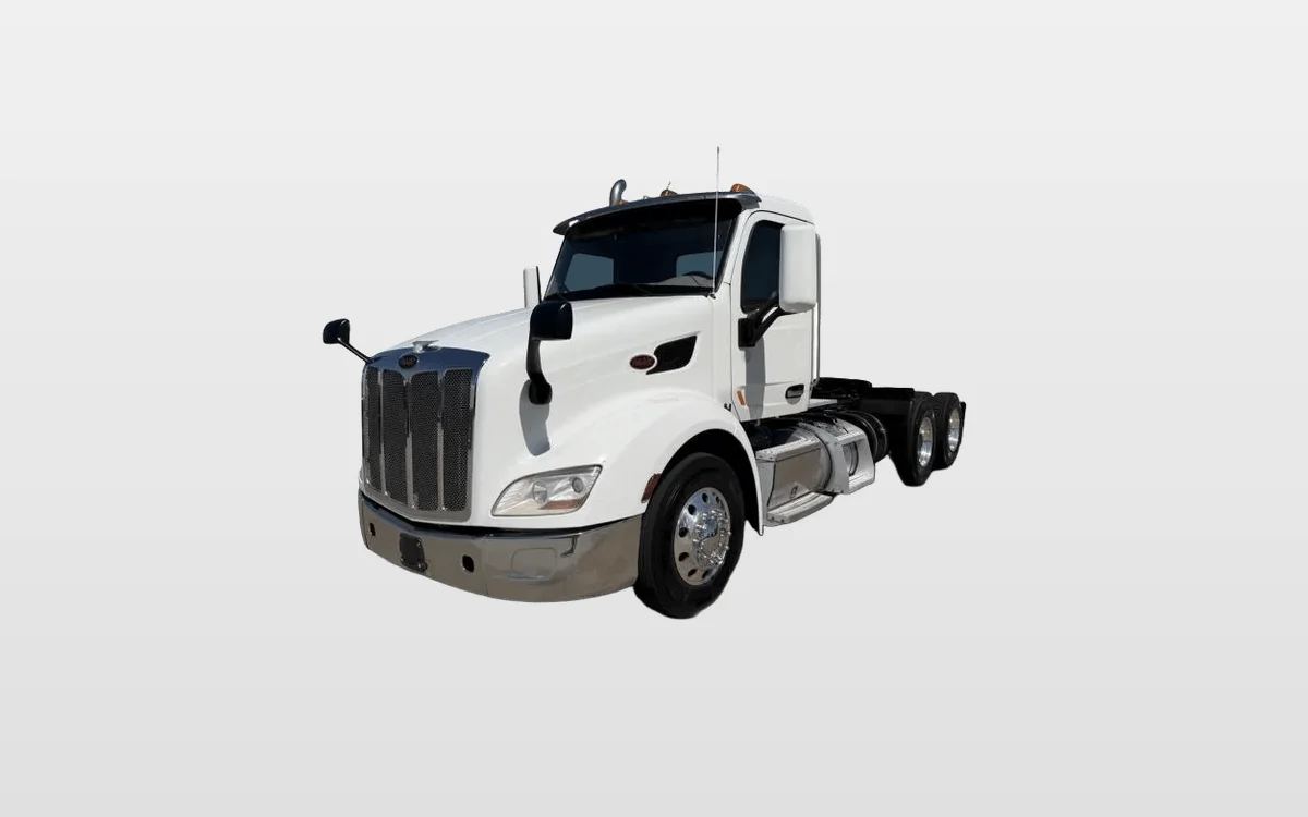 2020 Peterbilt 579 - image 1