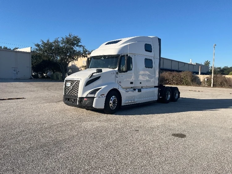 2024 Volvo in Tampa, FL — photo 3