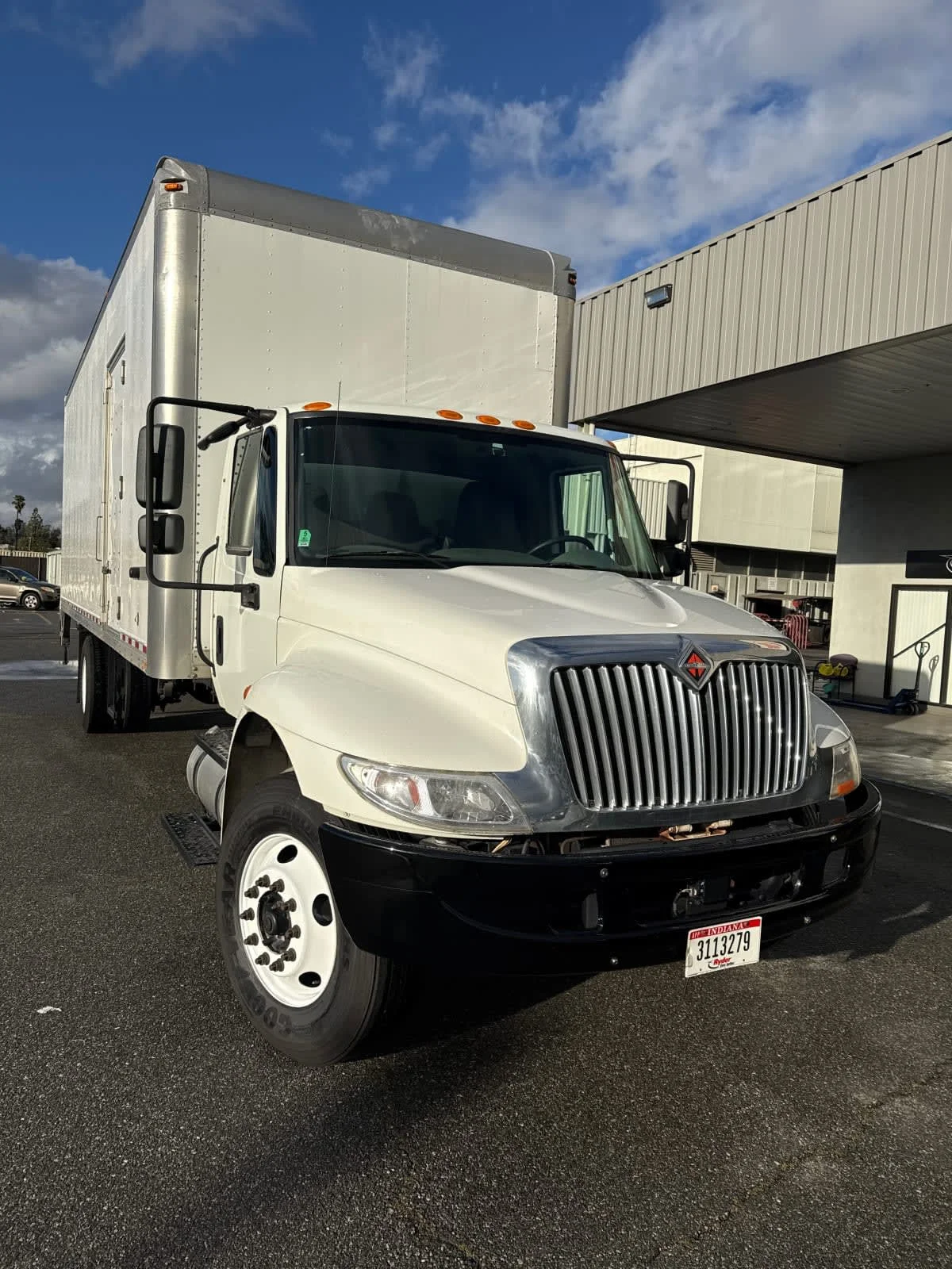 2018 International 4300 - image 3