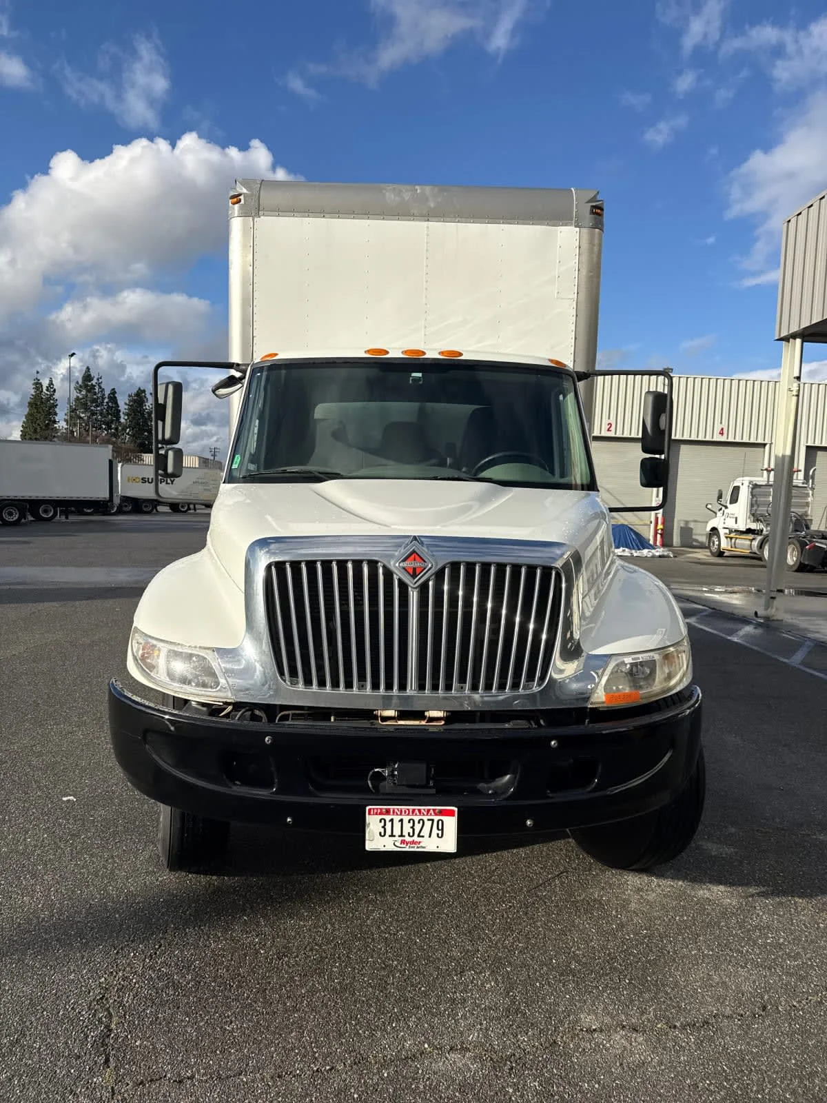 2018 International 4300 - image 2