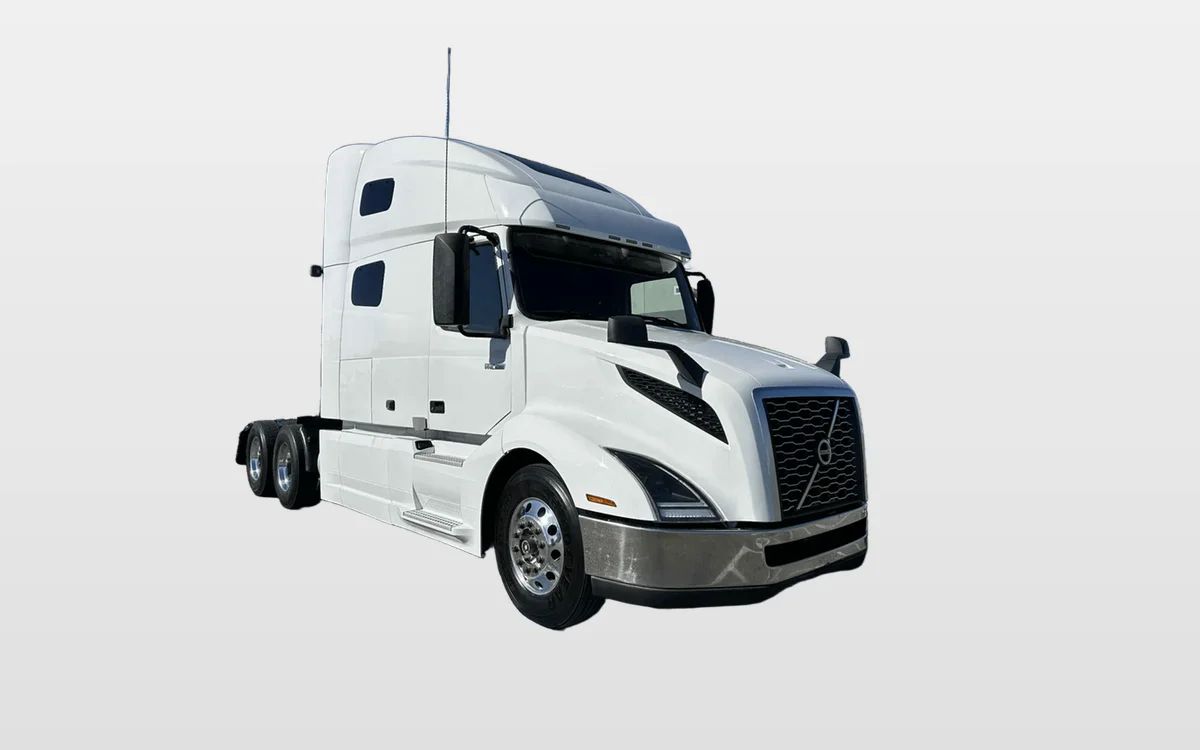 2020 Volvo - image 1