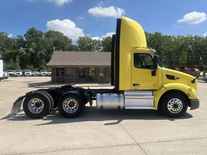 2021 Peterbilt 579 in Kansas City, MO — photo 6