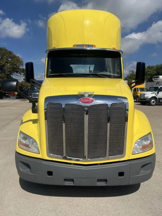2021 Peterbilt 579 in Kansas City, MO — photo 7