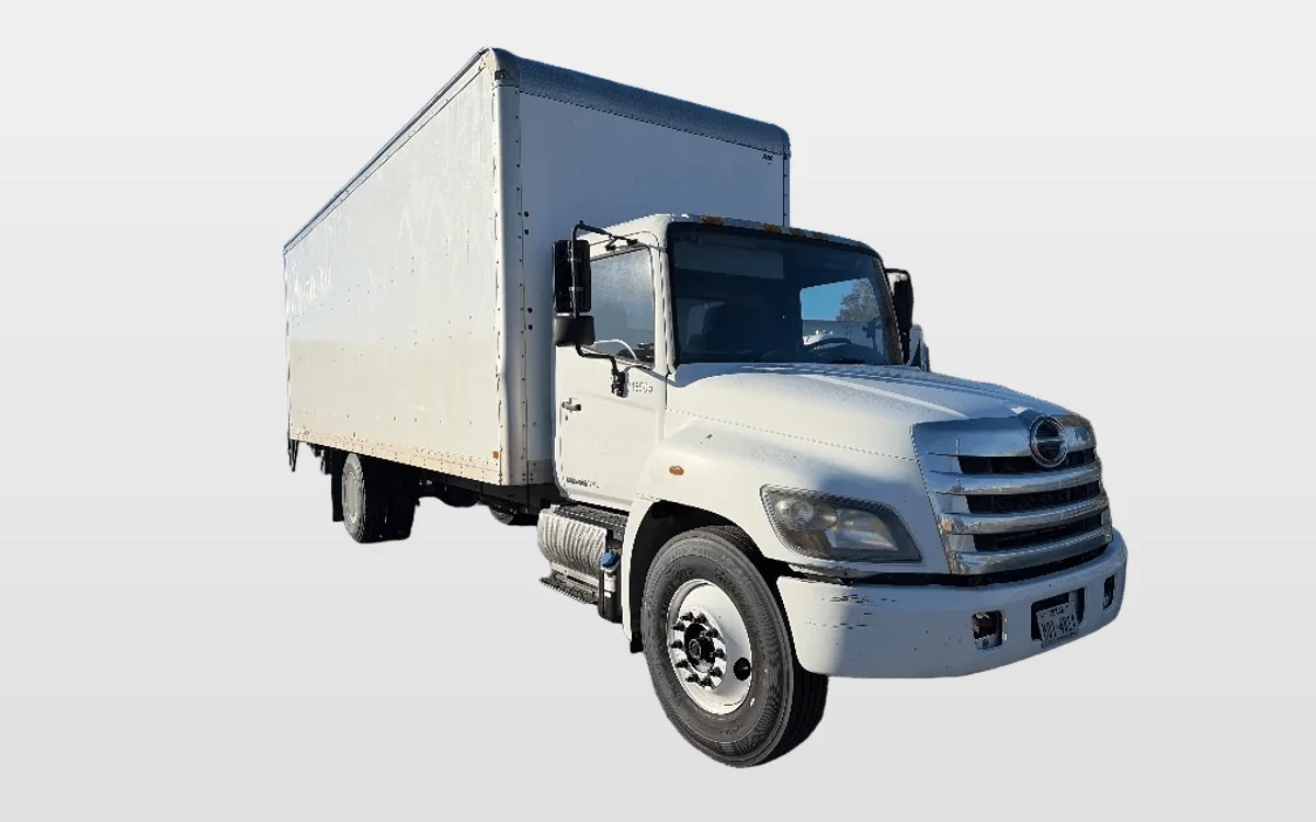 2016 Hino 268 - image 1