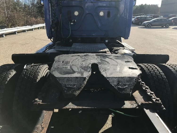 2019 Freightliner Cascadia - image 6