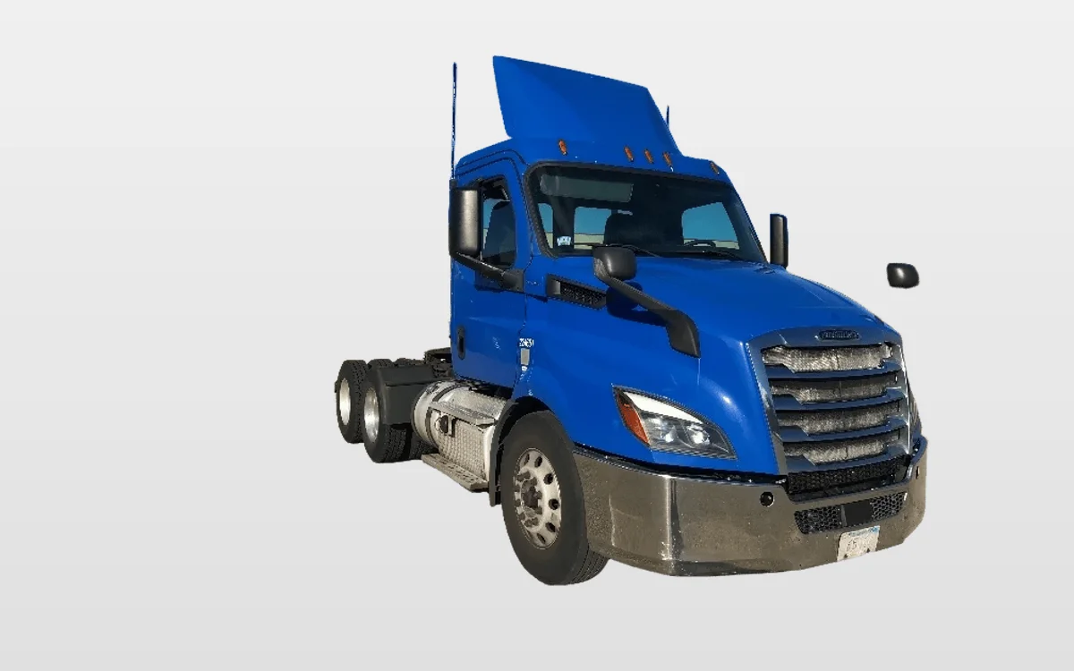 2019 Freightliner Cascadia - image 1