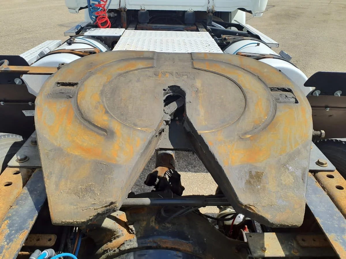 2016 Freightliner Cascadia - image 12