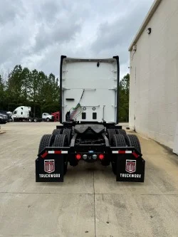 2027 Kenworth in Jackson, MS — photo 4