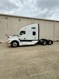 2027 Kenworth in Jackson, MS — photo 2