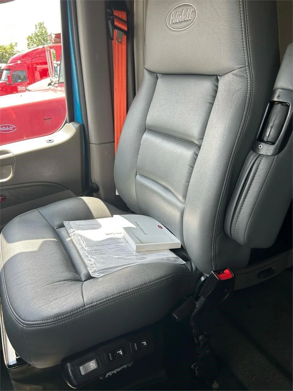 2019 Peterbilt 567 - image 19