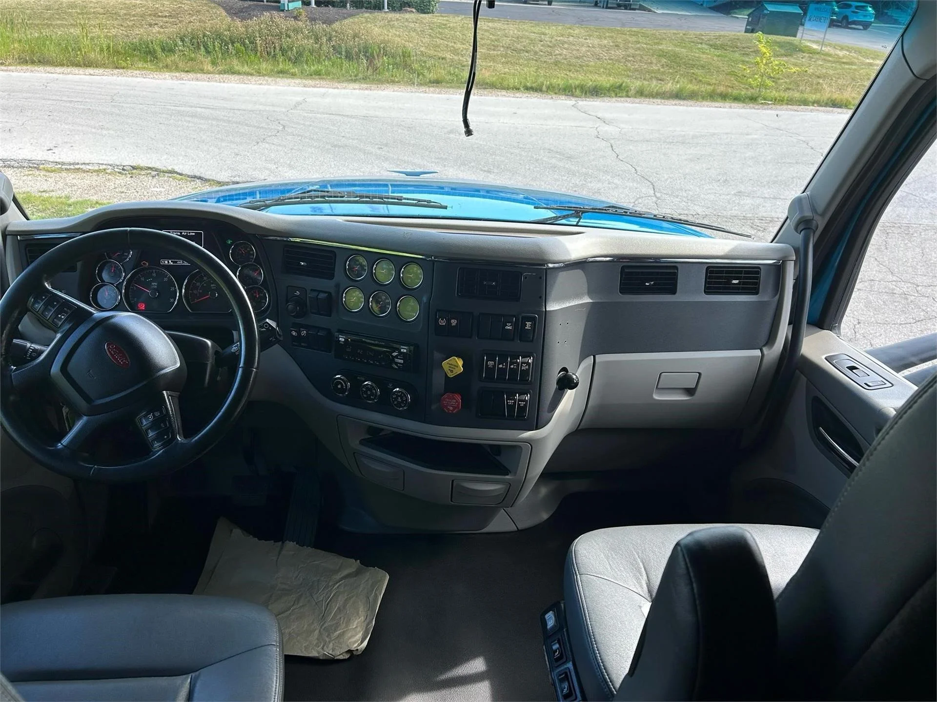 2019 Peterbilt 567 - image 16