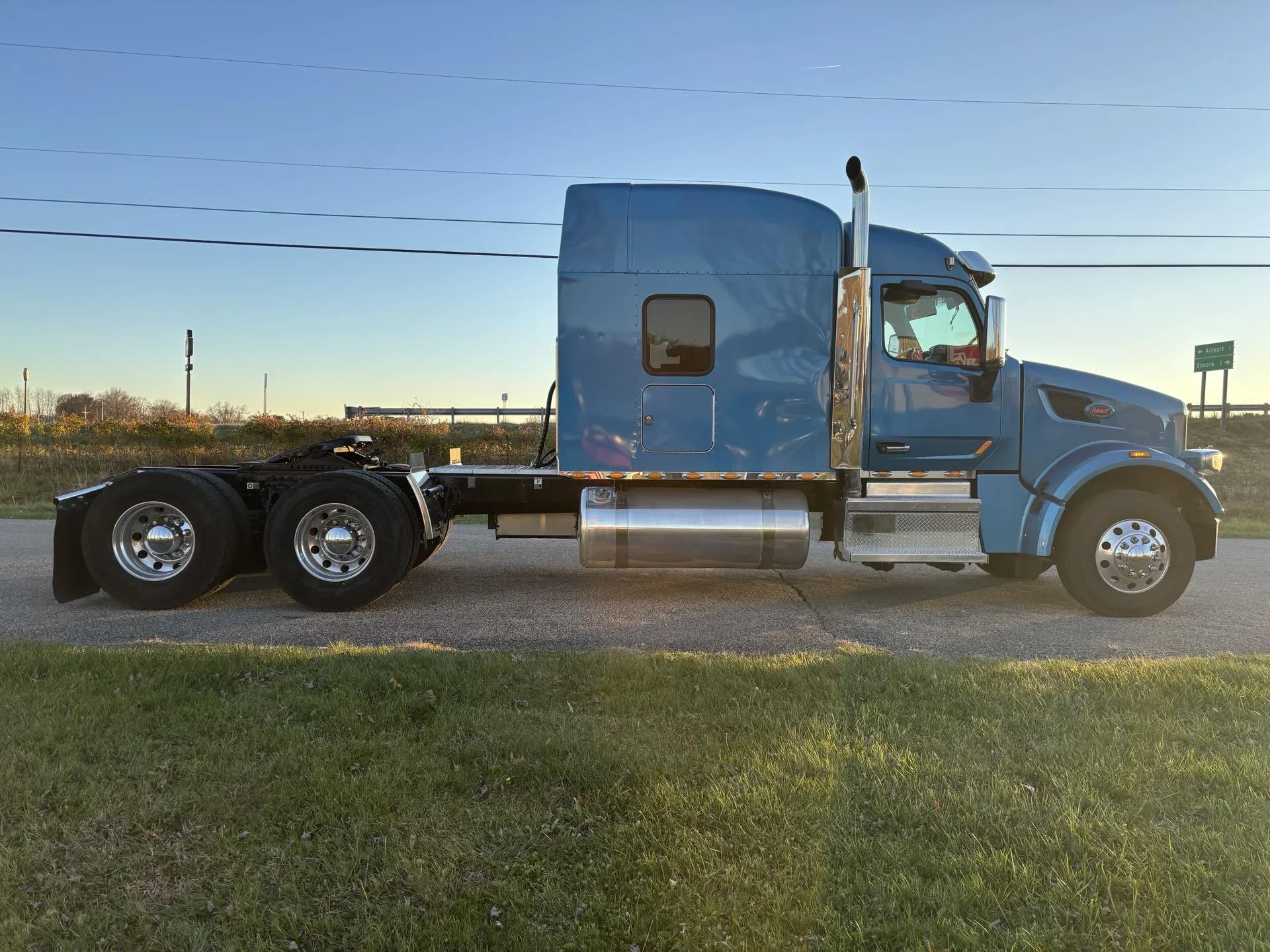 2019 Peterbilt 567 - image 3