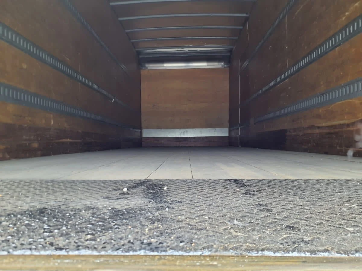 2017 Freightliner M2 106 - image 8