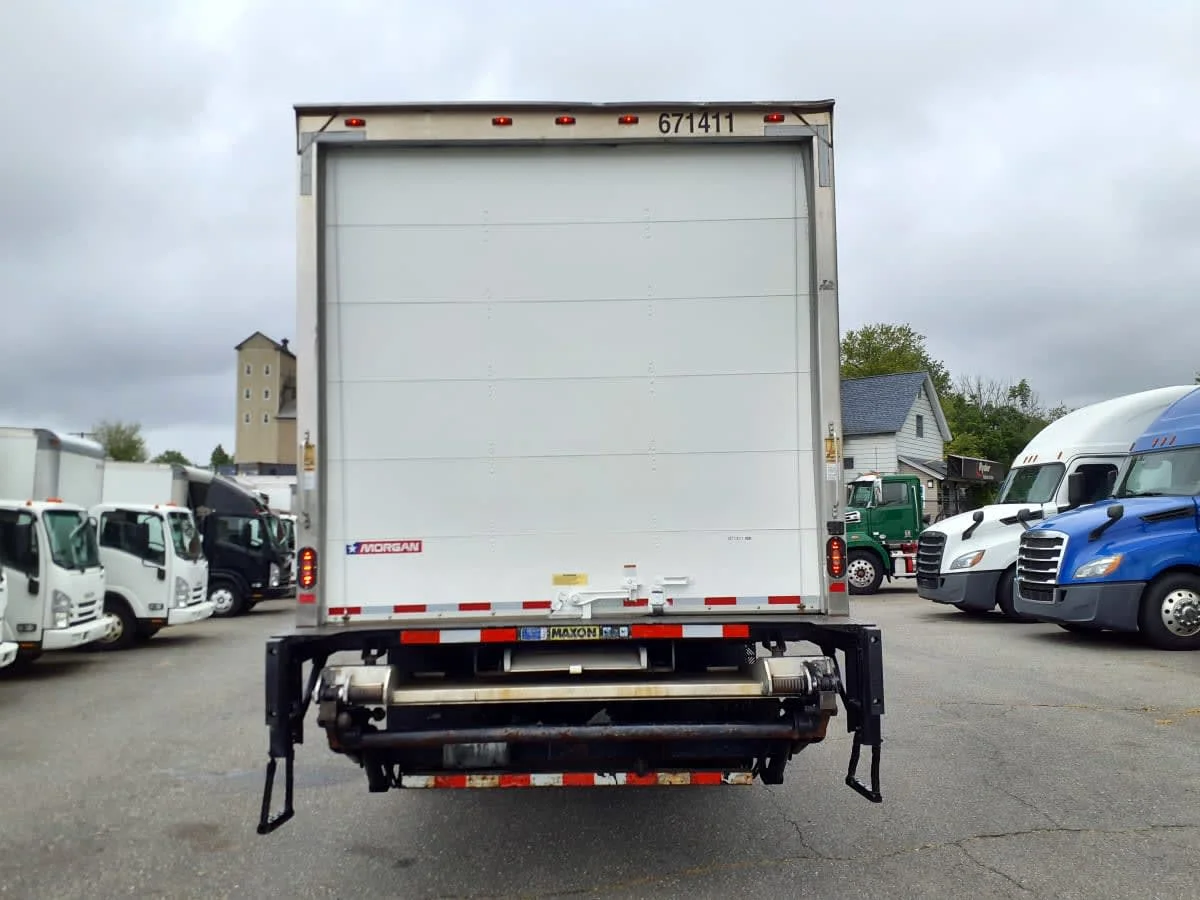 2017 Freightliner M2 106 - image 5