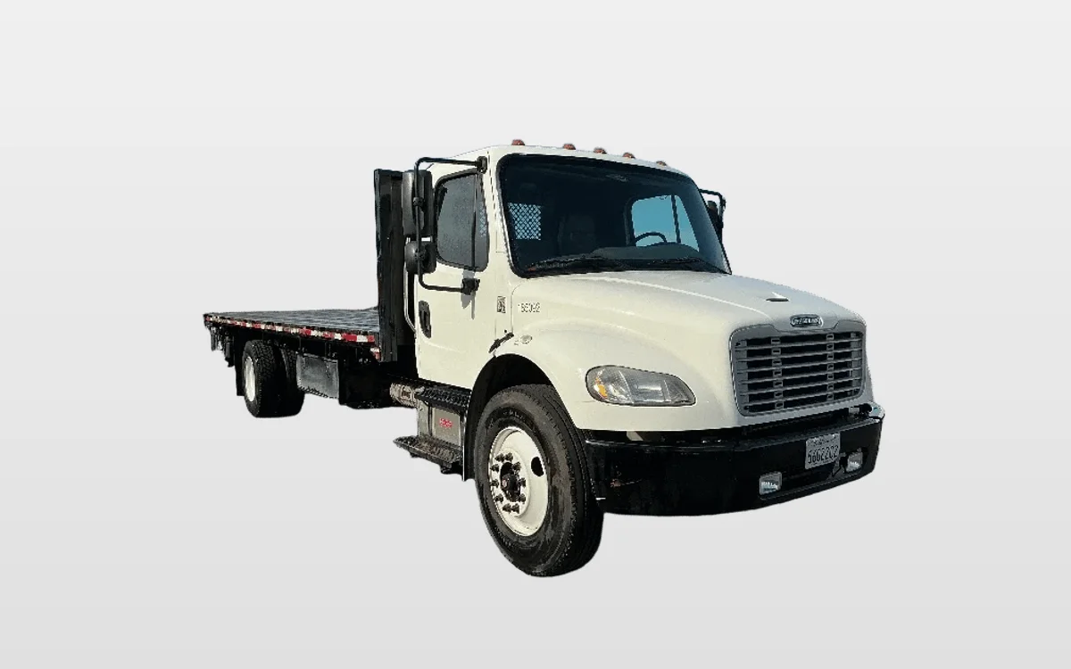 2017 Freightliner M2 106 - image 1