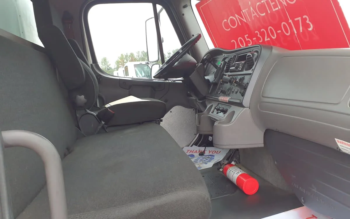 2018 Freightliner M2 106 in Birmingham, AL — photo 7