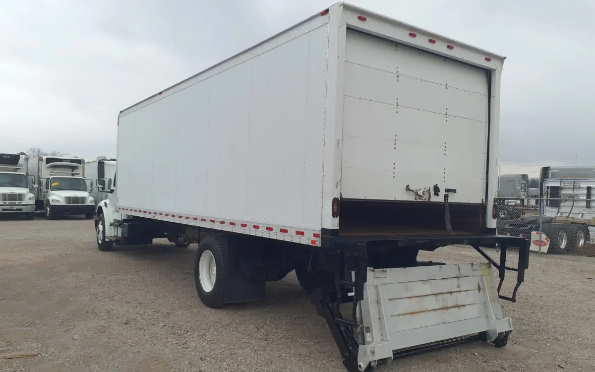 2018 Freightliner M2 106