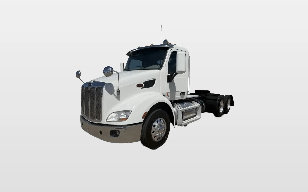 2019 Peterbilt 579 - image 1
