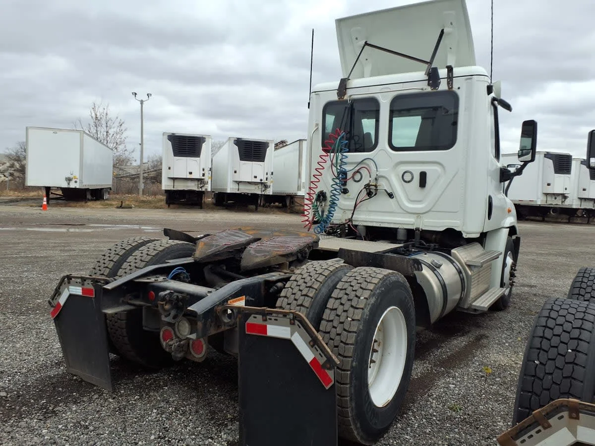 2019 Freightliner Cascadia in Taylor, MI — photo 4