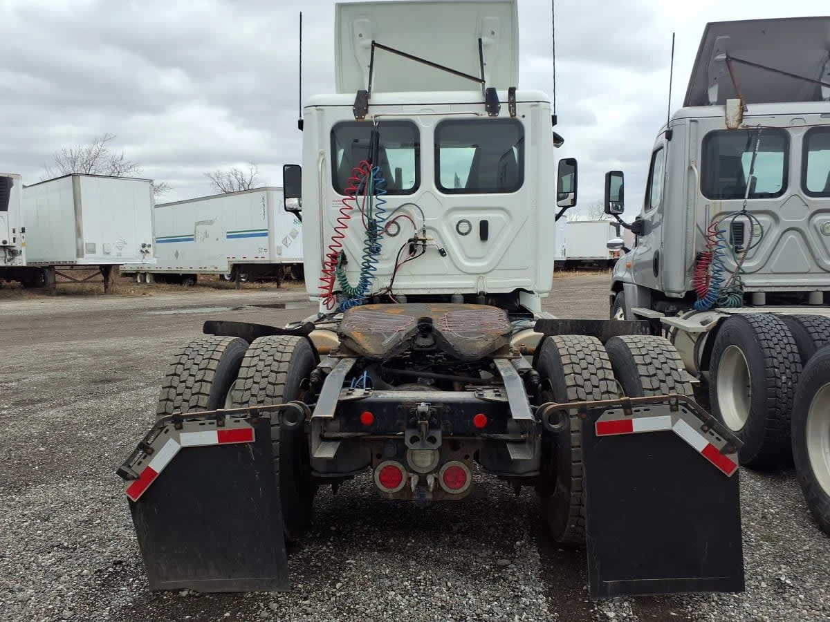 2019 Freightliner Cascadia in Taylor, MI — photo 5