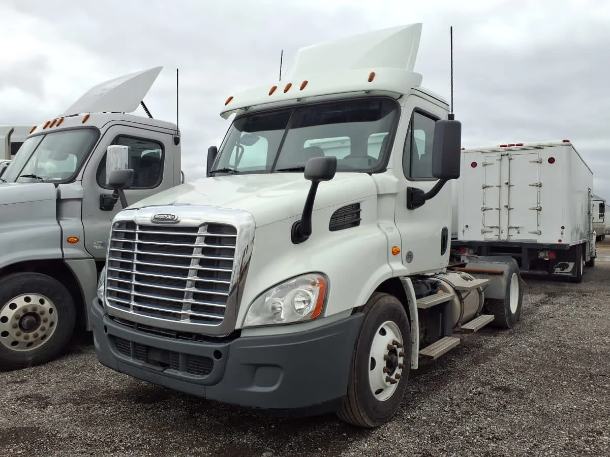 2019 Freightliner Cascadia in Taylor, MI