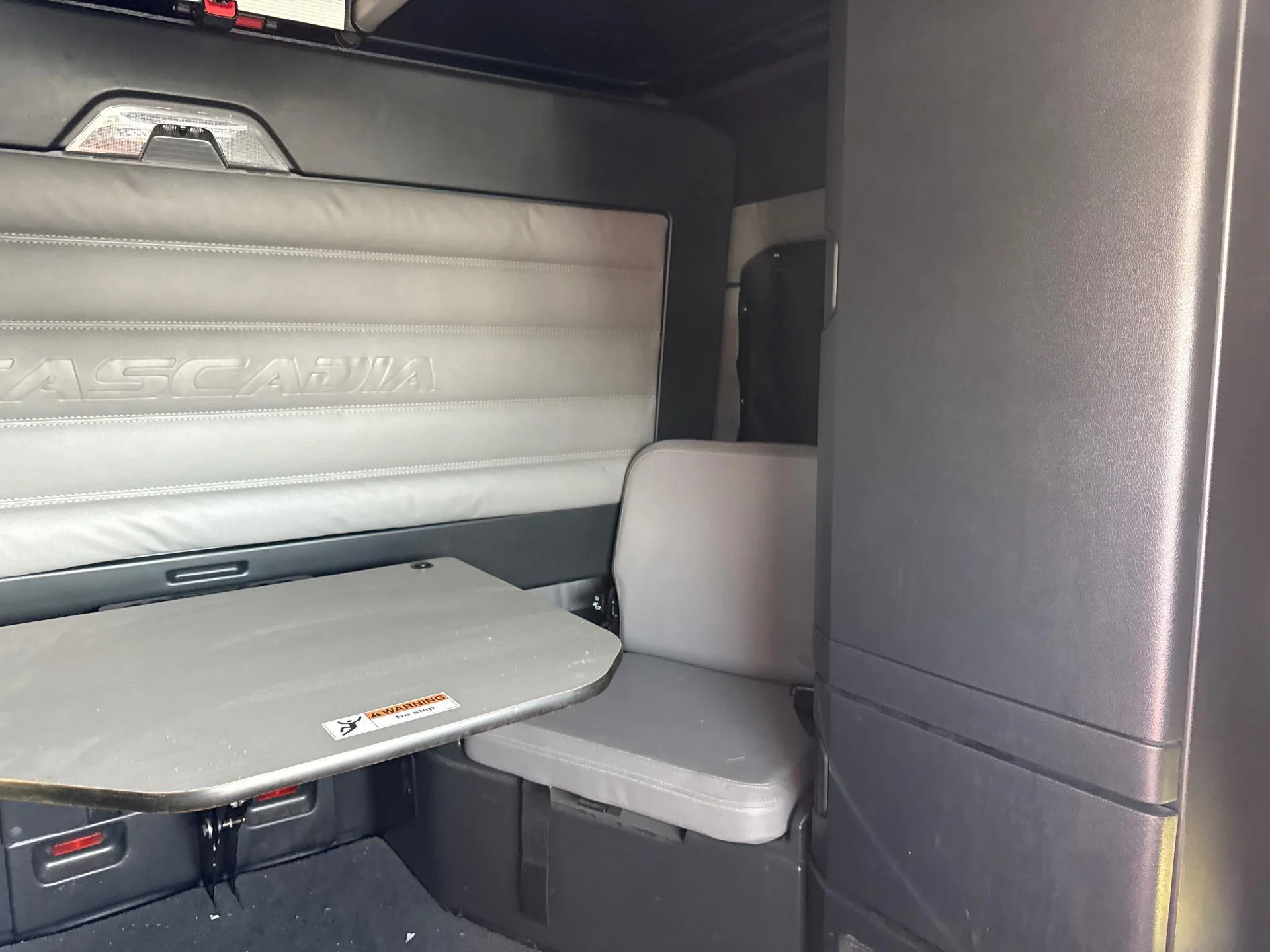 2022 Freightliner Cascadia in Commerce City, CO — photo 18