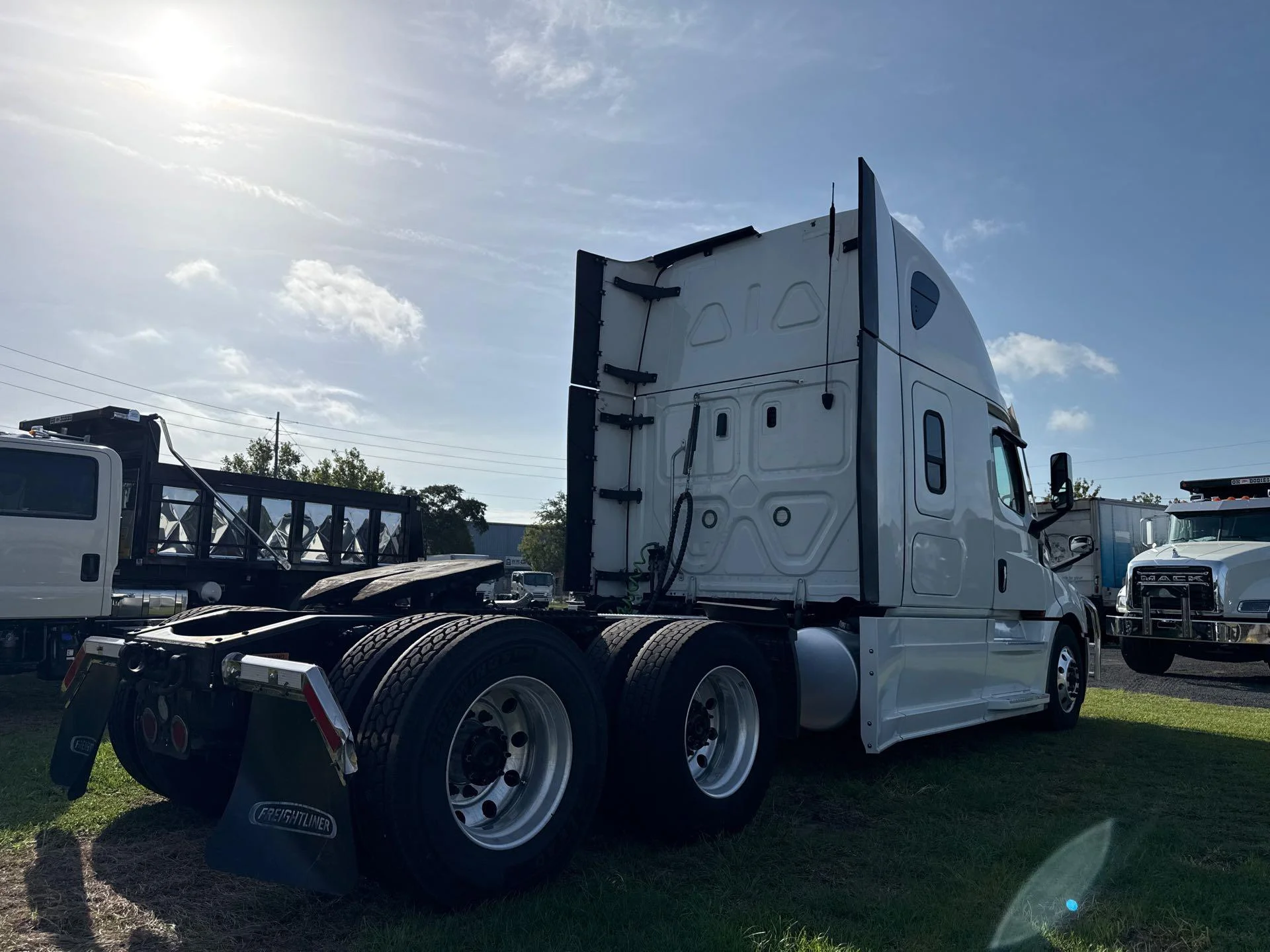 2022 Freightliner Cascadia in Commerce City, CO — photo 5