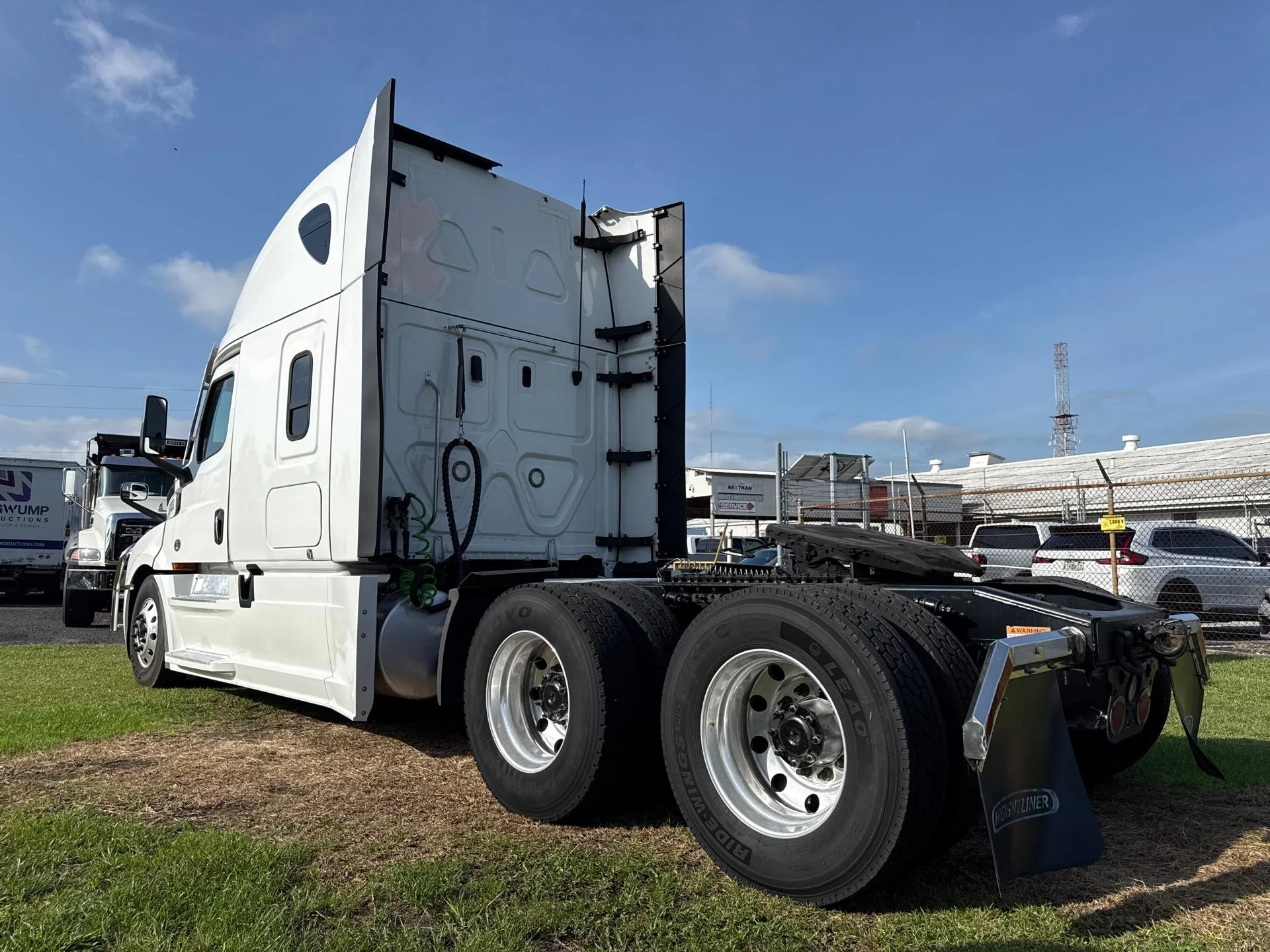 2022 Freightliner Cascadia in Commerce City, CO — photo 3