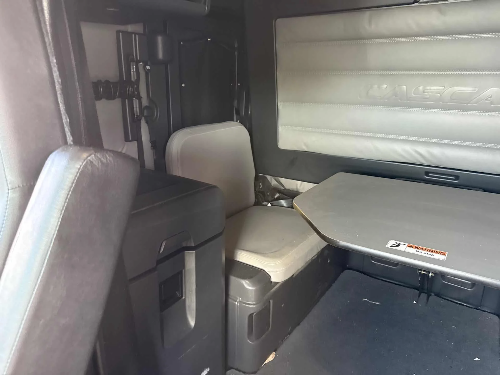 2022 Freightliner Cascadia in Commerce City, CO — photo 17