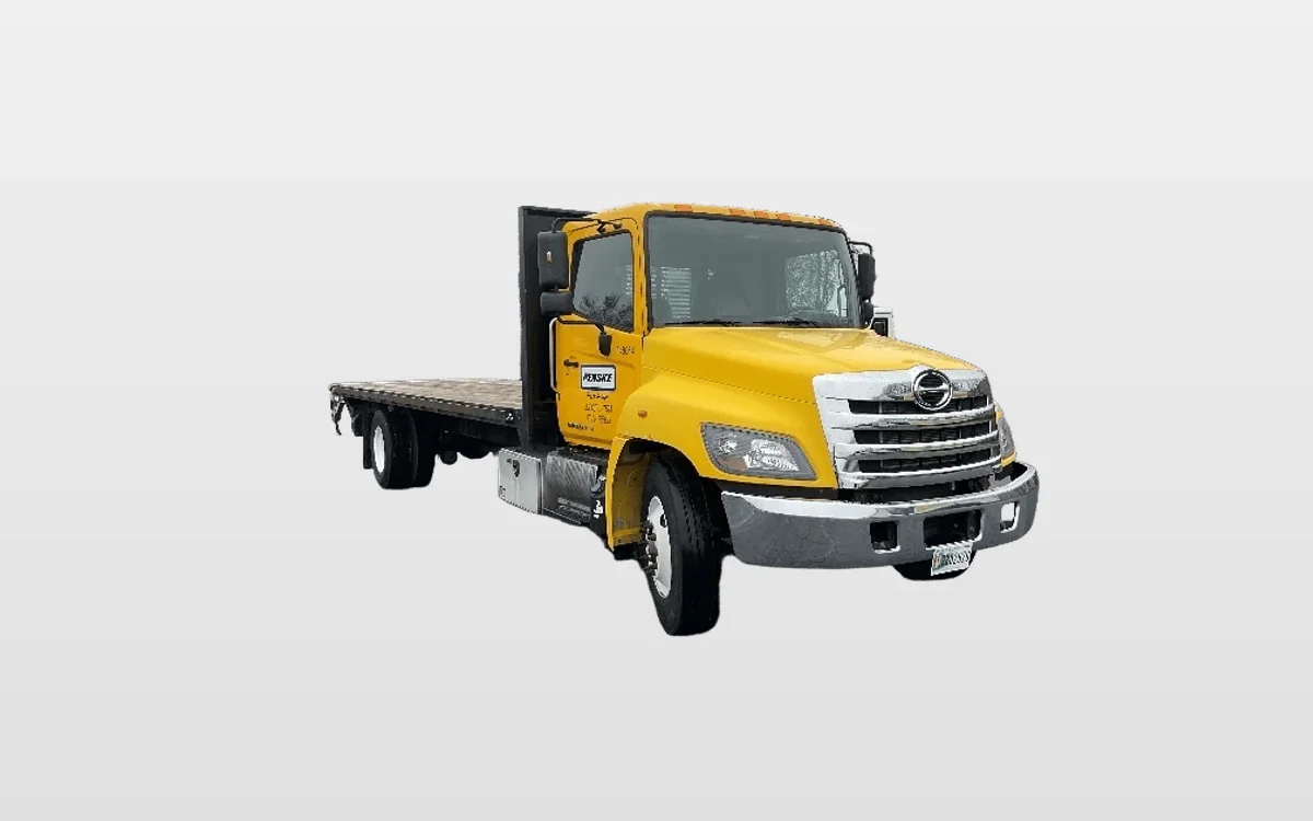 2020 Hino 268 - image 1