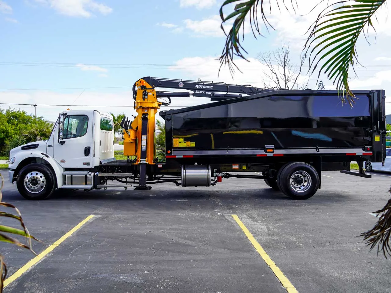 2025 Freightliner M2 106 — photo 6