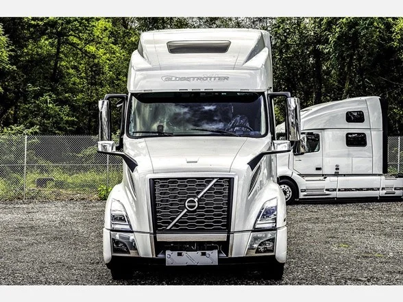 2025 Volvo VNL 860 in Linthicum Heights, MD — photo 6