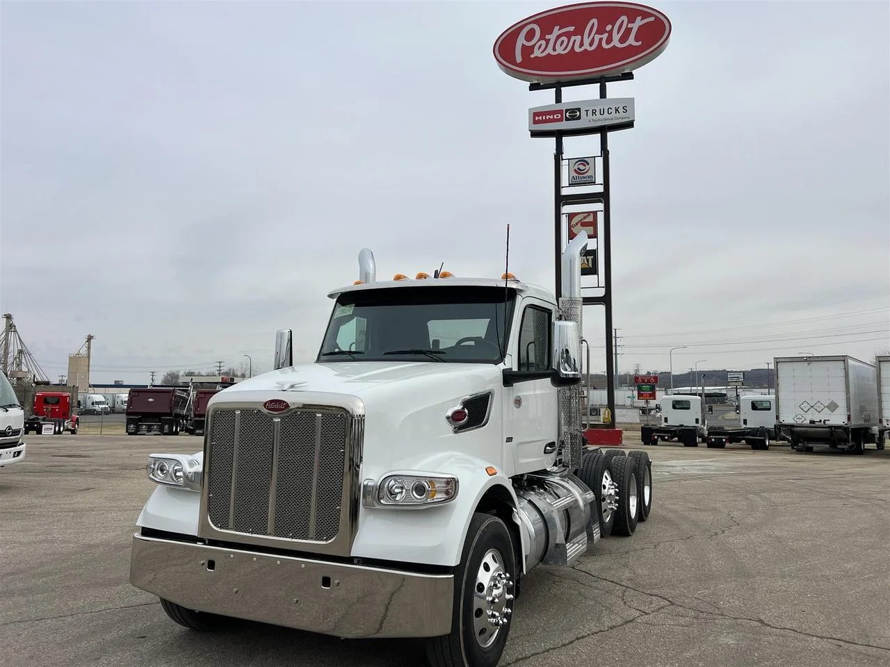 2027 Peterbilt 567 in South St. Paul, MN — photo 12