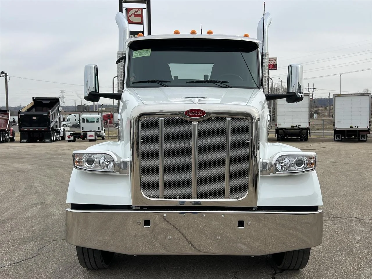 2027 Peterbilt 567
