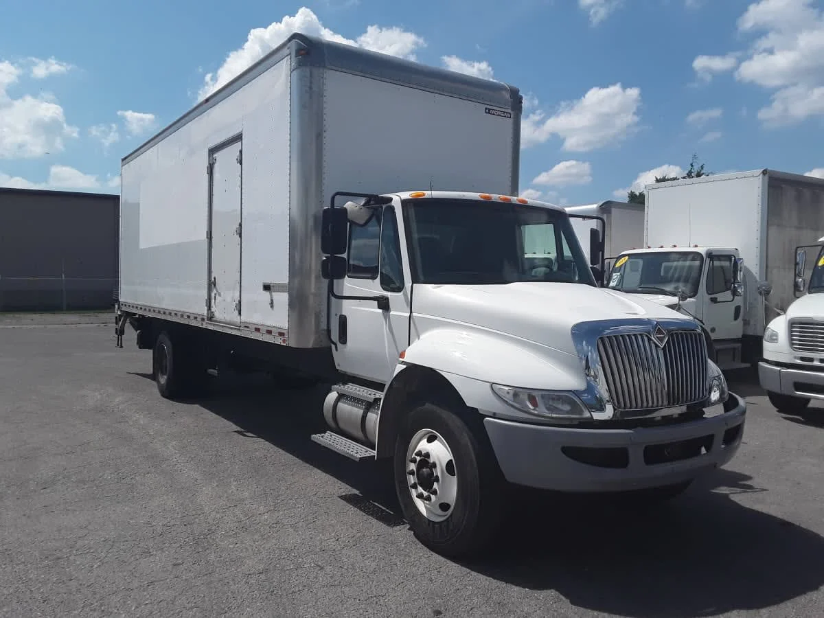 2019 International 4300 in La Vergne, TN — photo 3