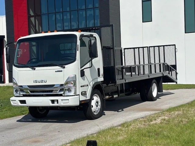 2025 Isuzu NRR