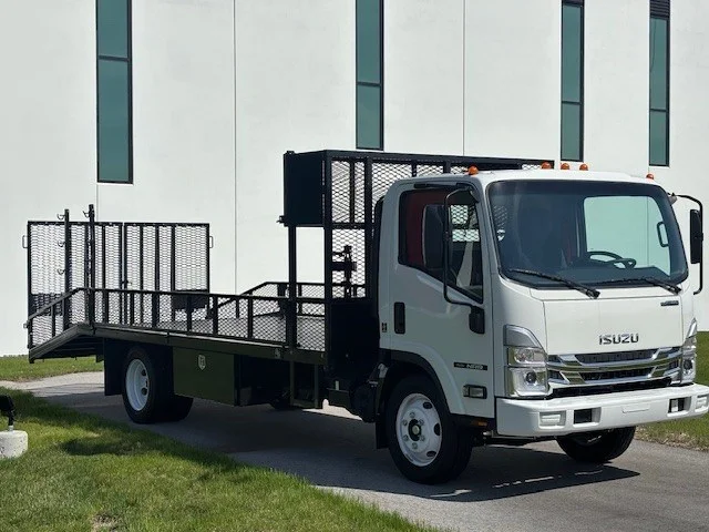 2025 Isuzu NRR in Ankeny, IA — photo 7