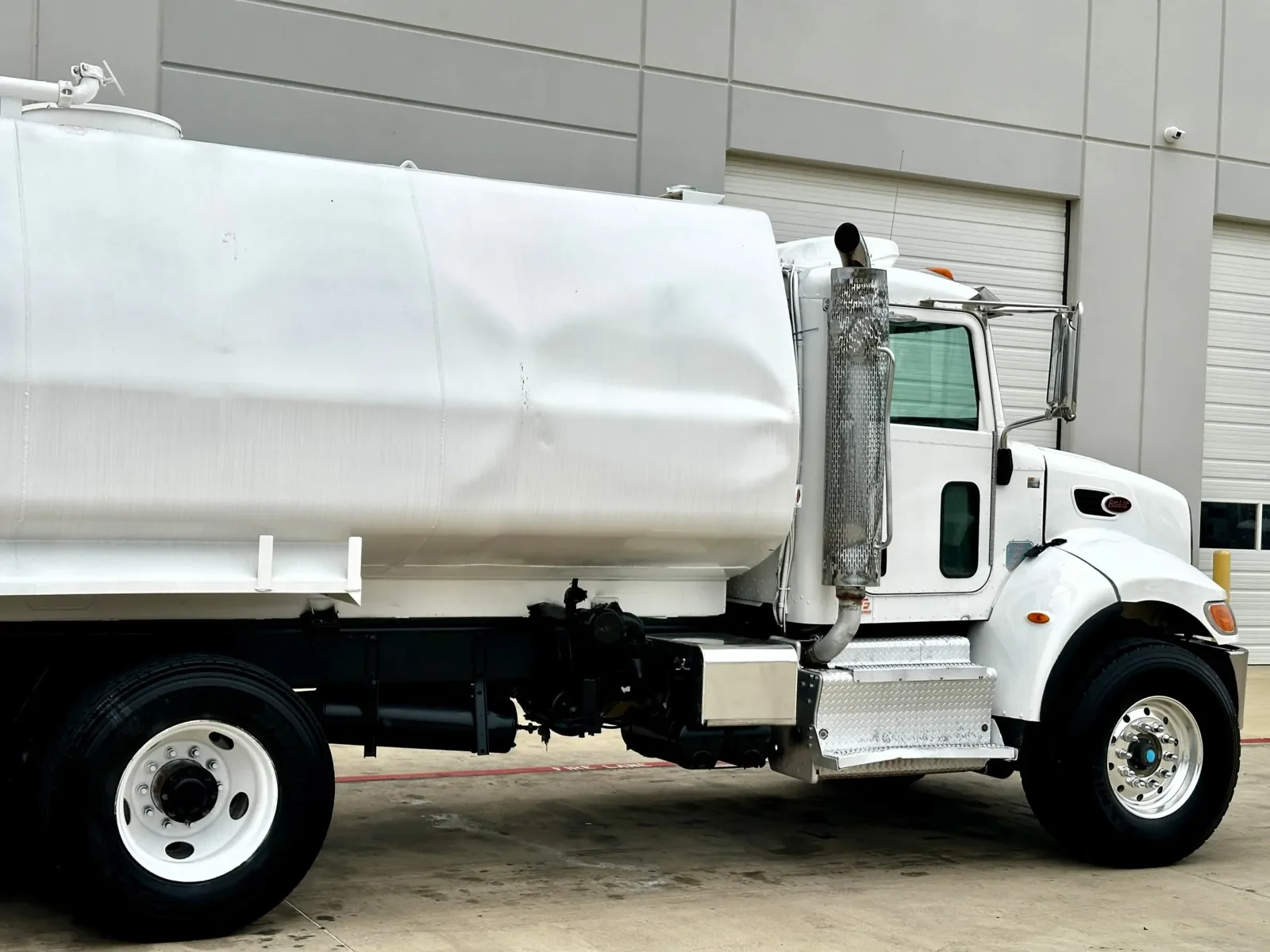 2015 Peterbilt 348 in Hutchins, TX — photo 7