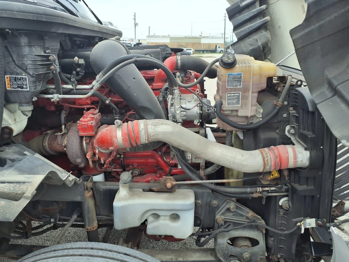 2020 International LT in Cleveland, OH — photo 10