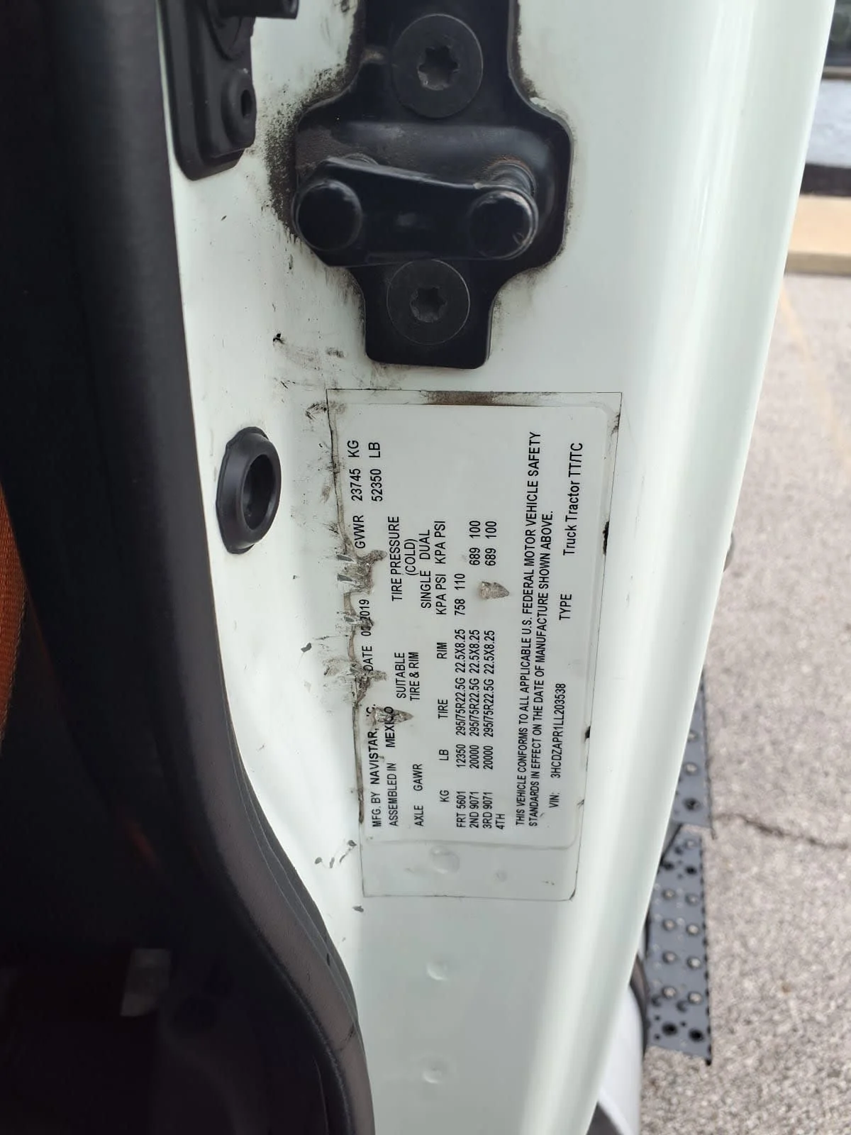 2020 International LT in Cleveland, OH — photo 9