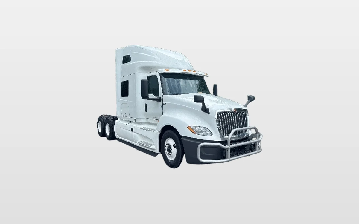 2020 International LT - image 1