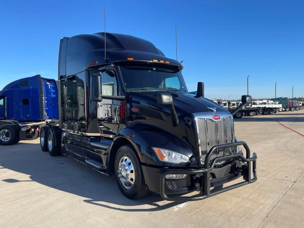 2023 Peterbilt 579 in O'Fallon, MO — photo 7