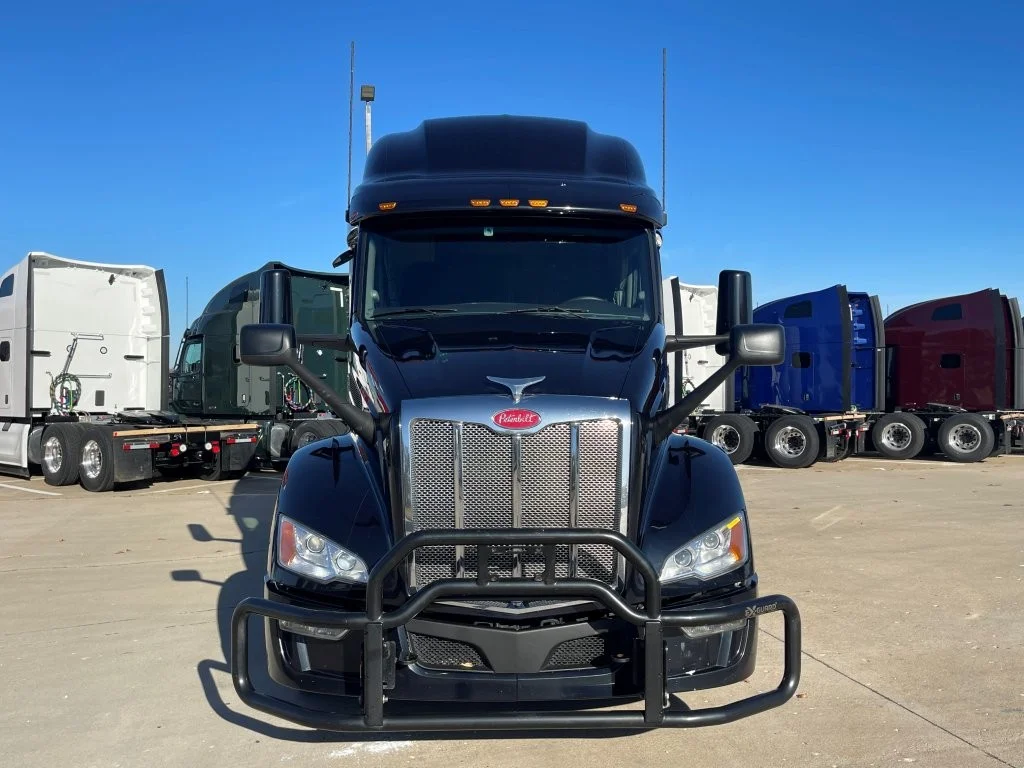 2023 Peterbilt 579 in O'Fallon, MO — photo 8